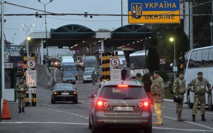 На закарпатських кордонах спостерігаються значні черги на виїзд