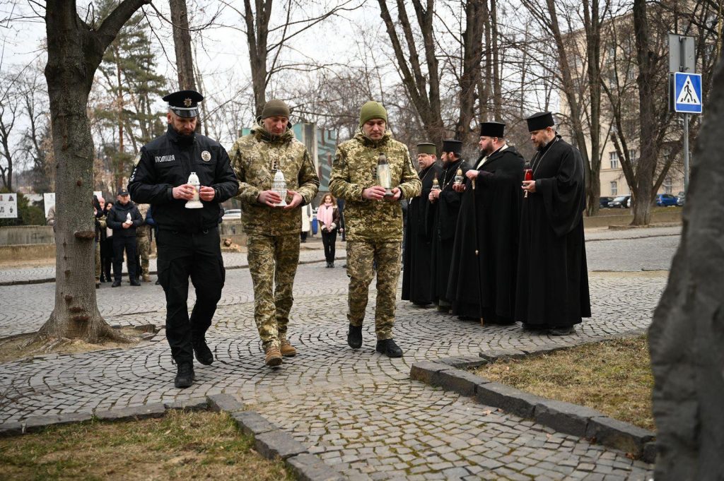 В Ужгороді вшанували пам’ять Героїв Небесної Сотні (ФОТО)