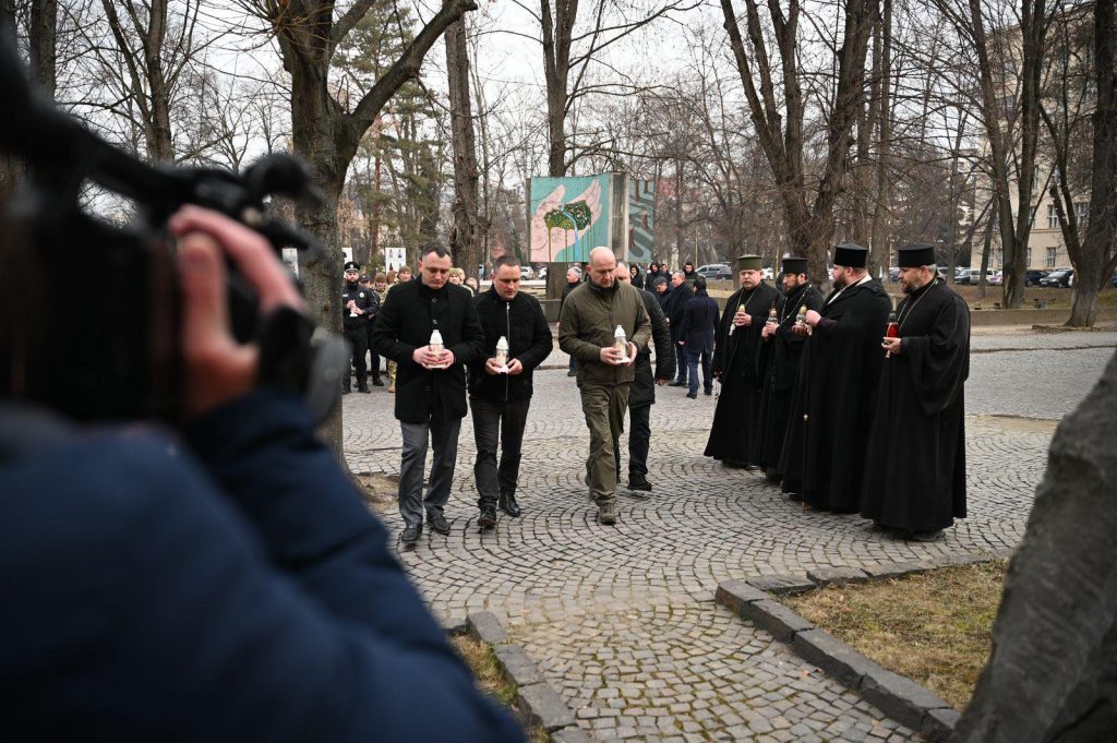 В Ужгороді вшанували пам’ять Героїв Небесної Сотні (ФОТО)