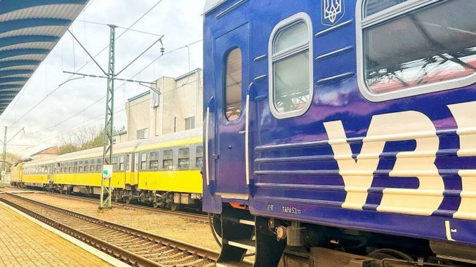 Укрзалізниця запускає додатковий поїзд Київ — Ужгород через високий попит