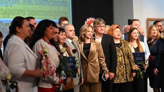 На Закарпатті відзначили працівників культури та майстрів народного мистецтва