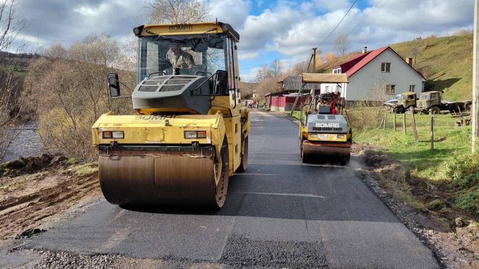 На гірській ділянці Ужгородського району відновлюють автошлях Жорнава – Стужиця