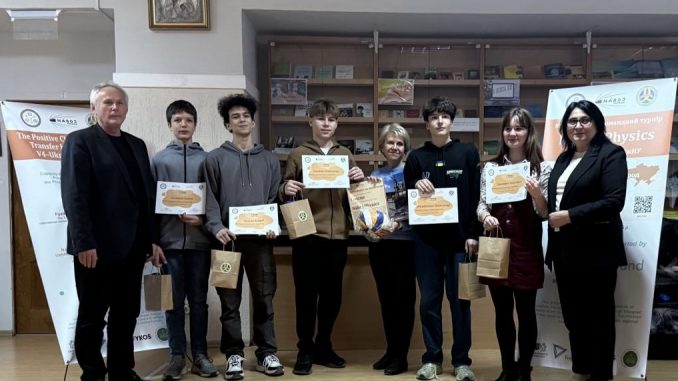 Команда Ужгородського наукового ліцею перемогла у міжнародному турнірі Náboj Physics