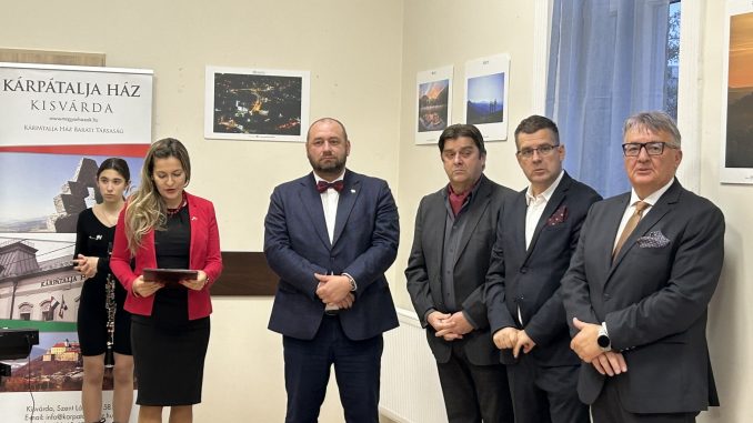 850 конкурсних робіт: В Угорщині презентували найкращі світлини, що стали основою фотоекспозиції «Закарпатський дім»