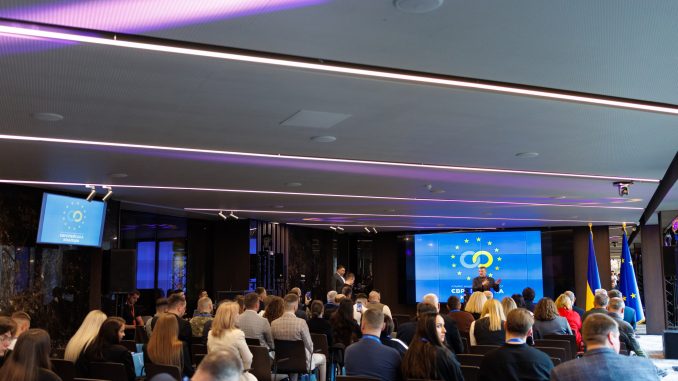 «Політичні українці»: як національні спільноти Закарпаття разом захищають державу